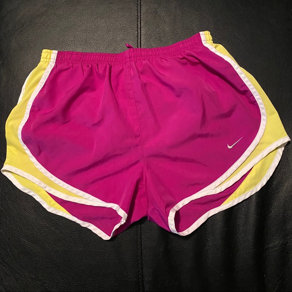 Nike Tempo Shorts Style# 716453-506 Fuchsia/Yellow